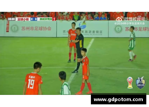 星光彩票足球球星与动漫角色的奇妙合照展现梦想与热血的交汇瞬间 - 副本
